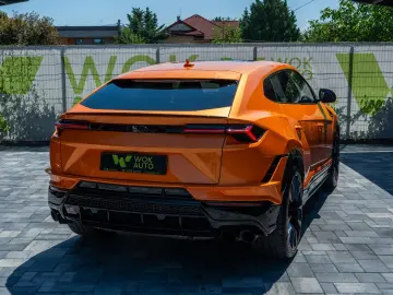 LAMBORGHINI Urus S
