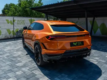 LAMBORGHINI Urus S