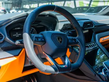 LAMBORGHINI Urus S