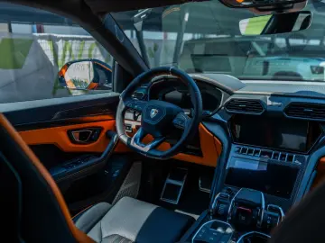 LAMBORGHINI Urus S