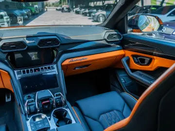 LAMBORGHINI Urus S