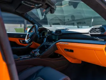 LAMBORGHINI Urus S