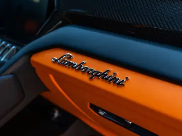 LAMBORGHINI Urus S