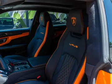 LAMBORGHINI Urus S