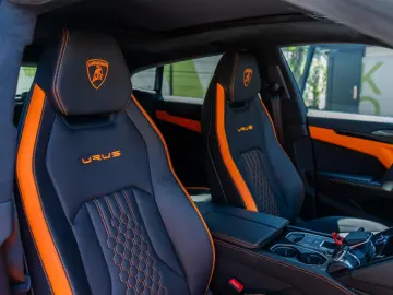 LAMBORGHINI Urus S