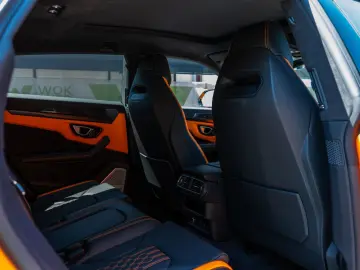 LAMBORGHINI Urus S
