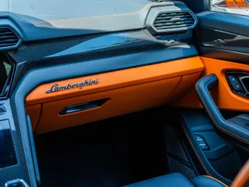 LAMBORGHINI Urus S