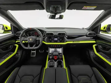 LAMBORGHINI Urus SE