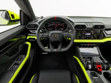 LAMBORGHINI Urus SE