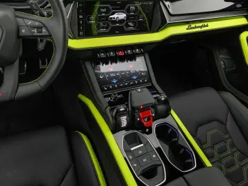 LAMBORGHINI Urus SE