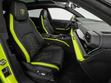 LAMBORGHINI Urus SE