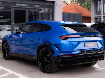 LAMBORGHINI URUS S 2024