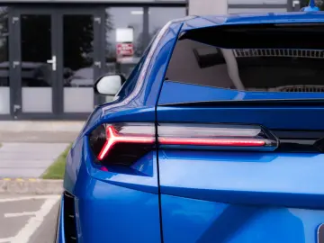 LAMBORGHINI URUS S 2024