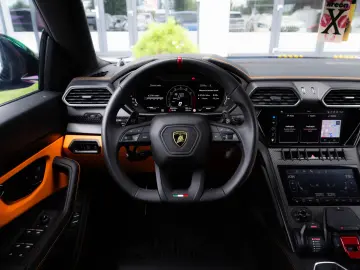 LAMBORGHINI URUS S 2024