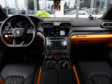 LAMBORGHINI URUS S 2024