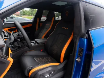 LAMBORGHINI URUS S 2024