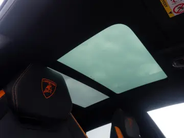 LAMBORGHINI URUS S 2024