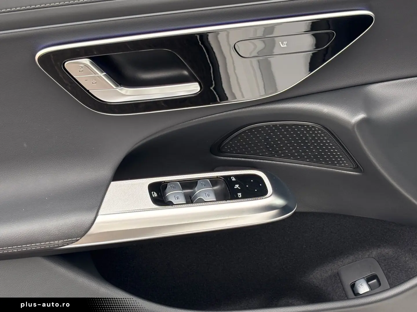 MERCEDES-BENZ E 220 d Limousine AMG Line  Distronic