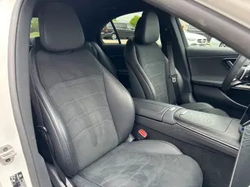 MERCEDES-BENZ E 220 d Limousine AMG Line  Distronic