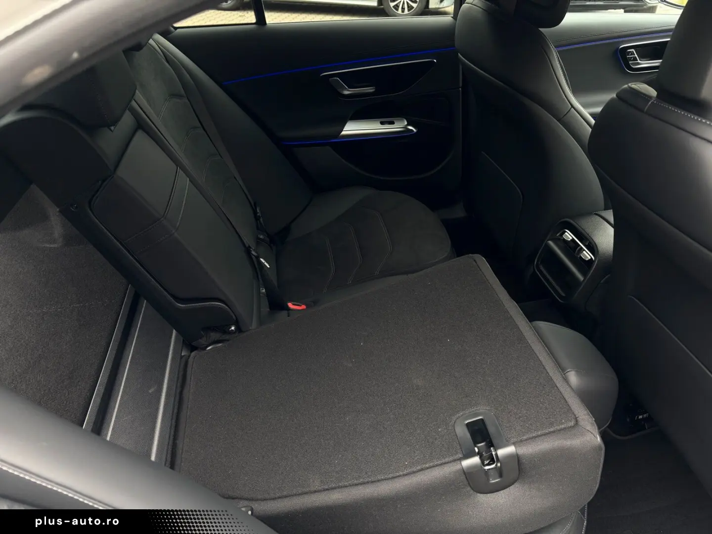 MERCEDES-BENZ E 220 d Limousine AMG Line  Distronic