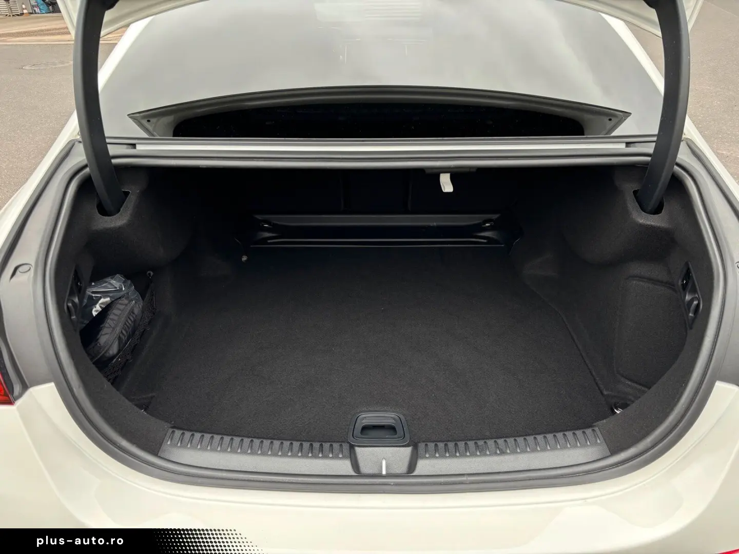 MERCEDES-BENZ E 220 d Limousine AMG Line  Distronic