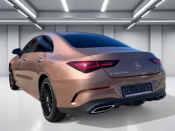 MERCEDES-BENZ CLA 250 e AMG Line HeadUp Pano Standheizung