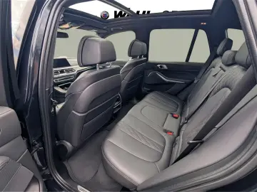 BMW X5 xDrive45e M SPORT AHK PANO LUFT LASER