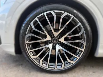 Audi SQ8 SUV TFSI Tiptronic HeadUp AHK Laser Pano