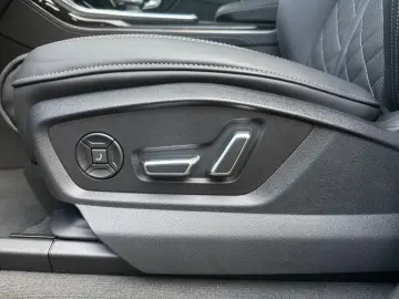 Audi SQ8 SUV TFSI Tiptronic HeadUp AHK Laser Pano