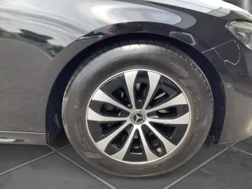 MERCEDES-BENZ E 220 d Avantgarde LED Distronic