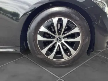 MERCEDES-BENZ E 220 d Avantgarde LED Distronic