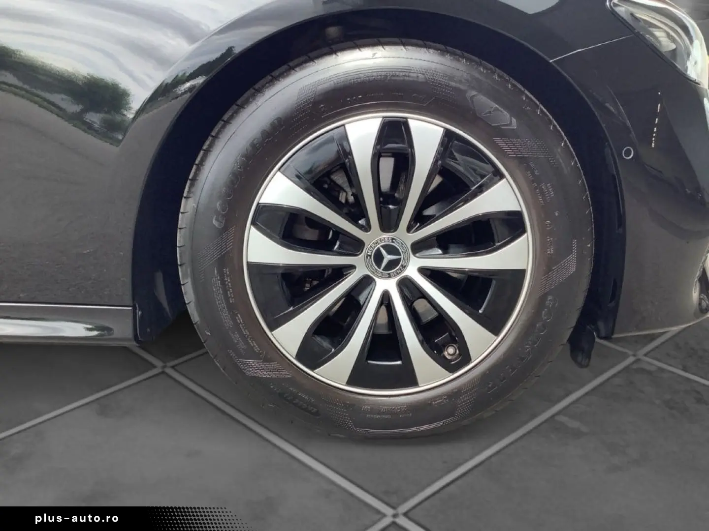 MERCEDES-BENZ E 220 d Avantgarde LED Distronic