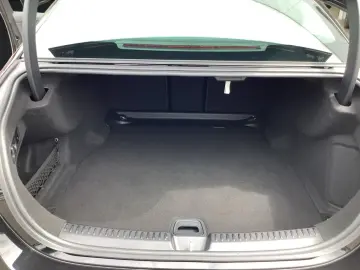 MERCEDES-BENZ E 220 d Avantgarde LED Distronic