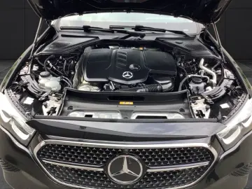 MERCEDES-BENZ E 220 d Avantgarde LED Distronic