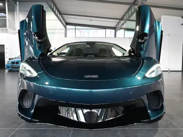 McLaren GT Serpentine Luxe Premium B&W Lift Panorama