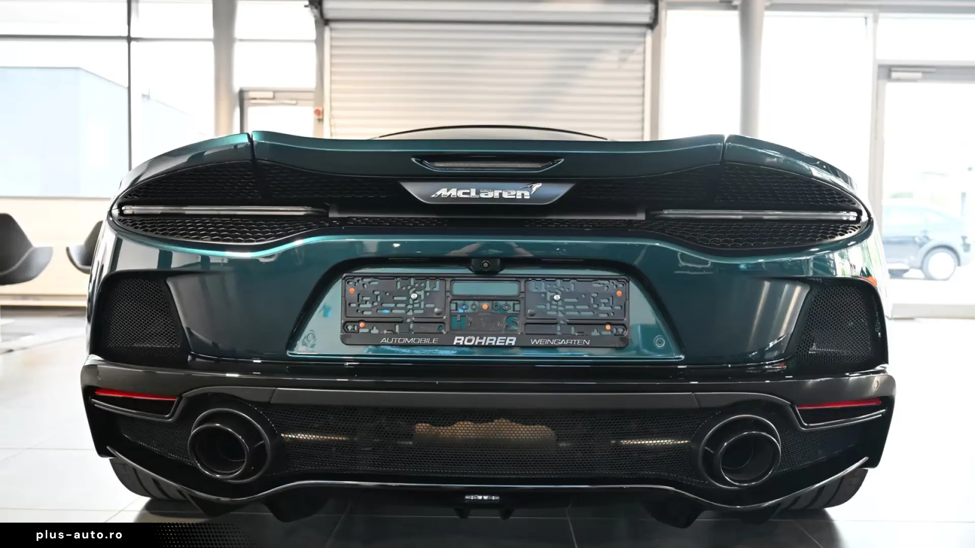 McLaren GT Serpentine Luxe Premium B&W Lift Panorama