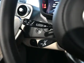 McLaren GT Serpentine Luxe Premium B&W Lift Panorama