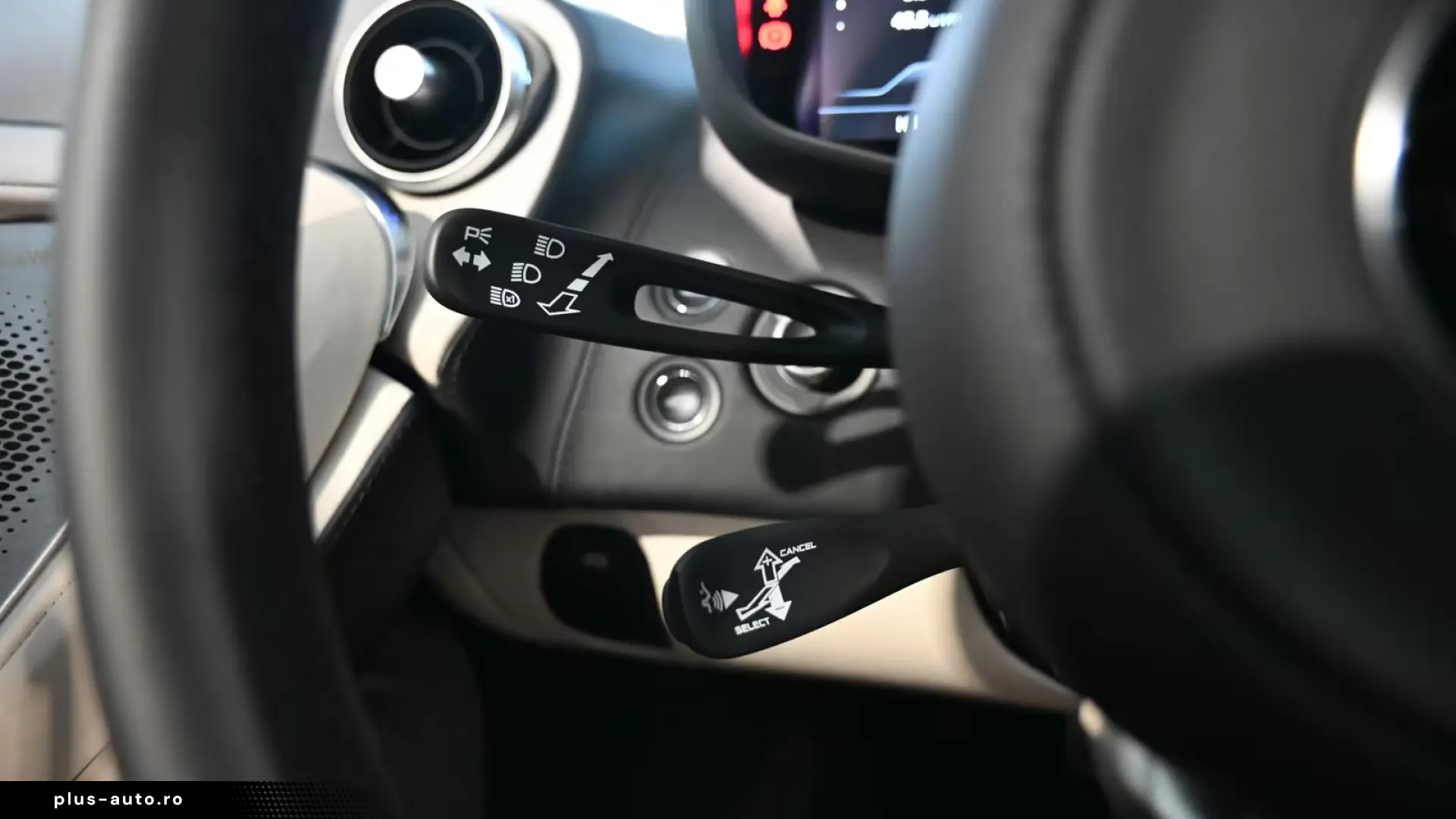 McLaren GT Serpentine Luxe Premium B&W Lift Panorama