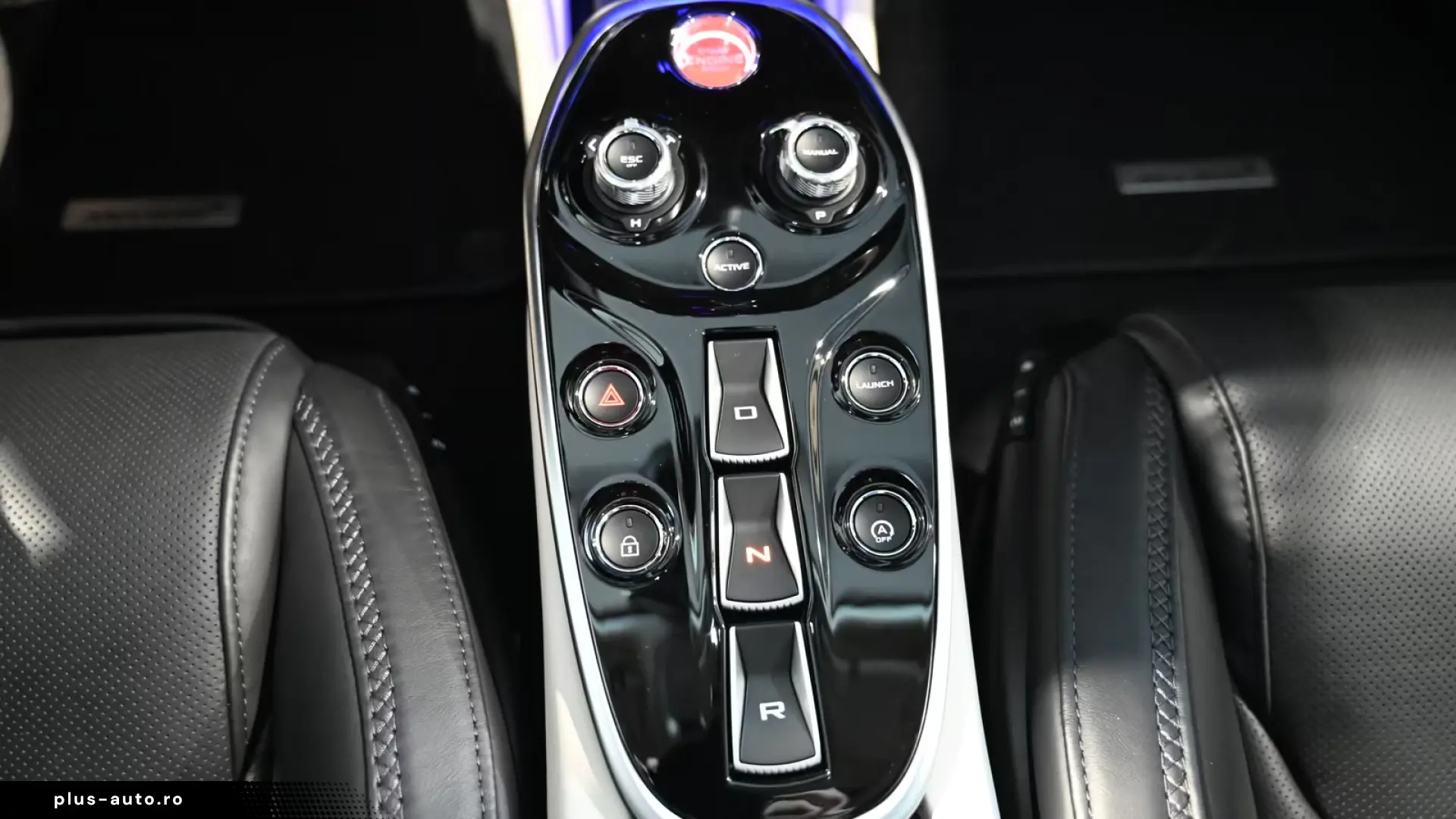 McLaren GT Serpentine Luxe Premium B&W Lift Panorama