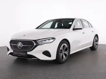 Mercedes-Benz E 220 d Avantgarde MBUX LED-HP Pano