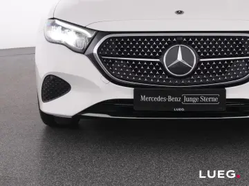 Mercedes-Benz E 220 d Avantgarde MBUX LED-HP Pano