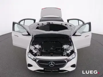 Mercedes-Benz E 220 d Avantgarde MBUX LED-HP Pano