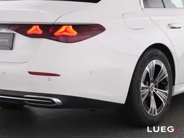 Mercedes-Benz E 220 d Avantgarde MBUX LED-HP Pano