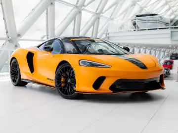McLaren GT 4.0 V8   Matt Papaya Spark