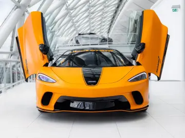 McLaren GT 4.0 V8   Matt Papaya Spark