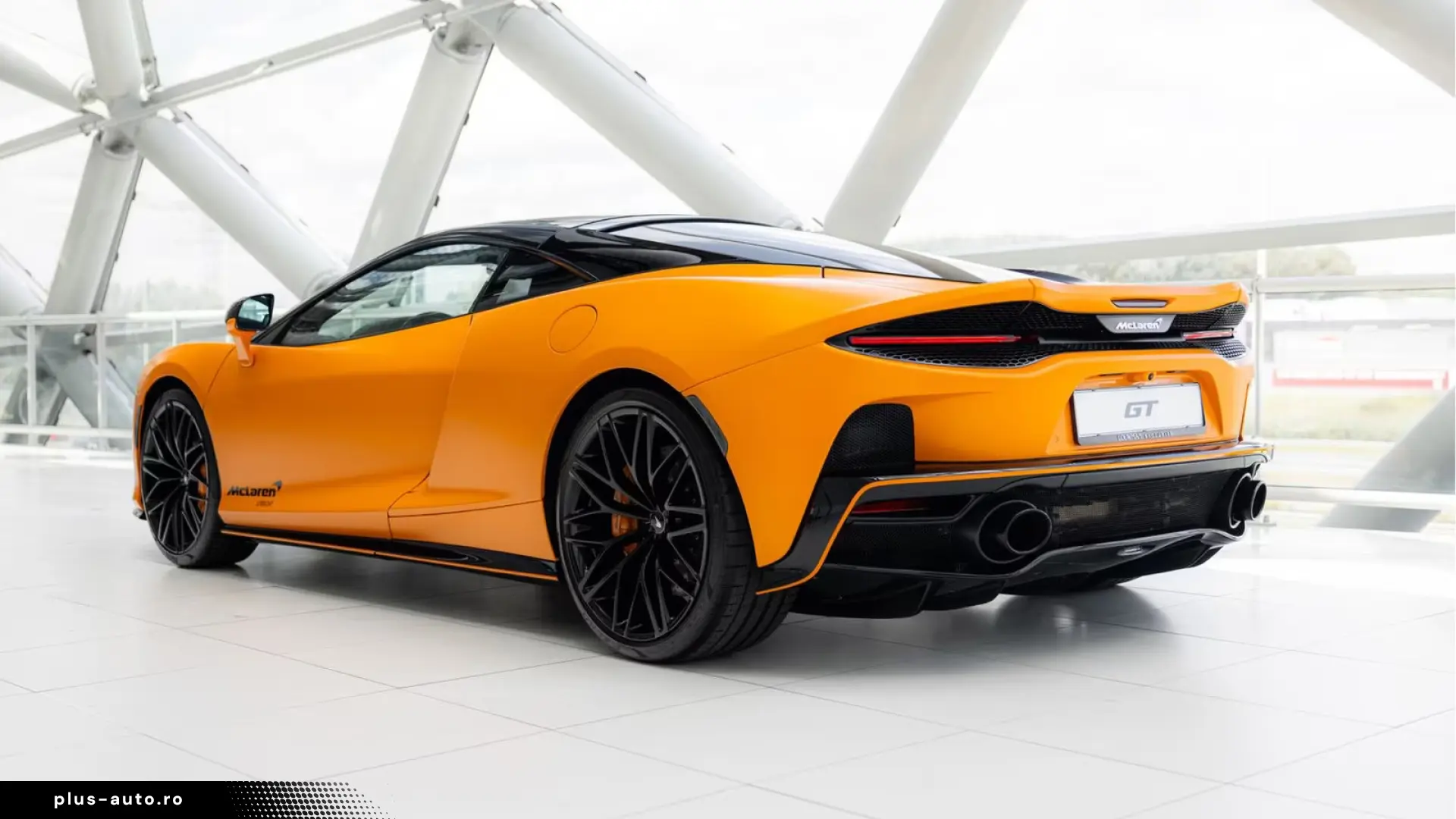 McLaren GT 4.0 V8   Matt Papaya Spark