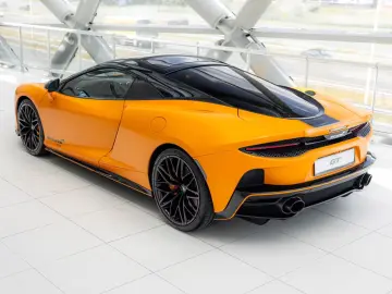McLaren GT 4.0 V8   Matt Papaya Spark