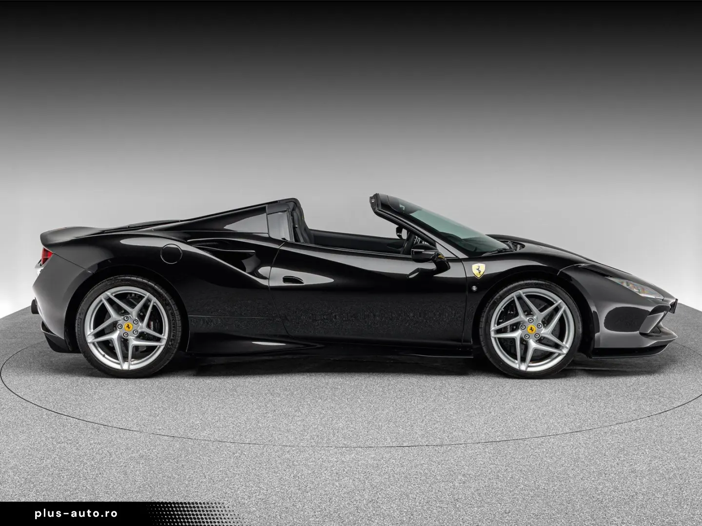 FERRARI F8 Spider