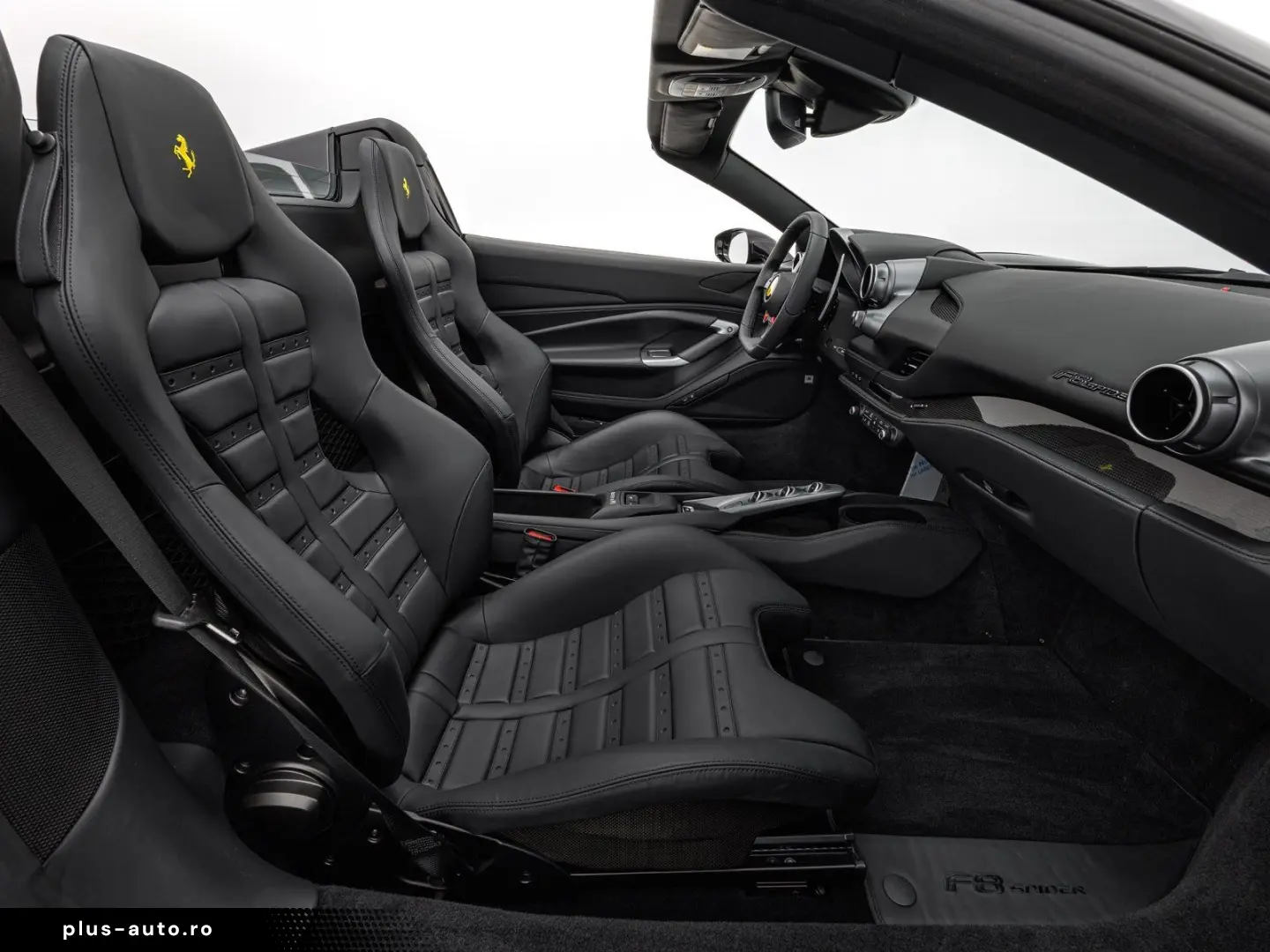 FERRARI F8 Spider