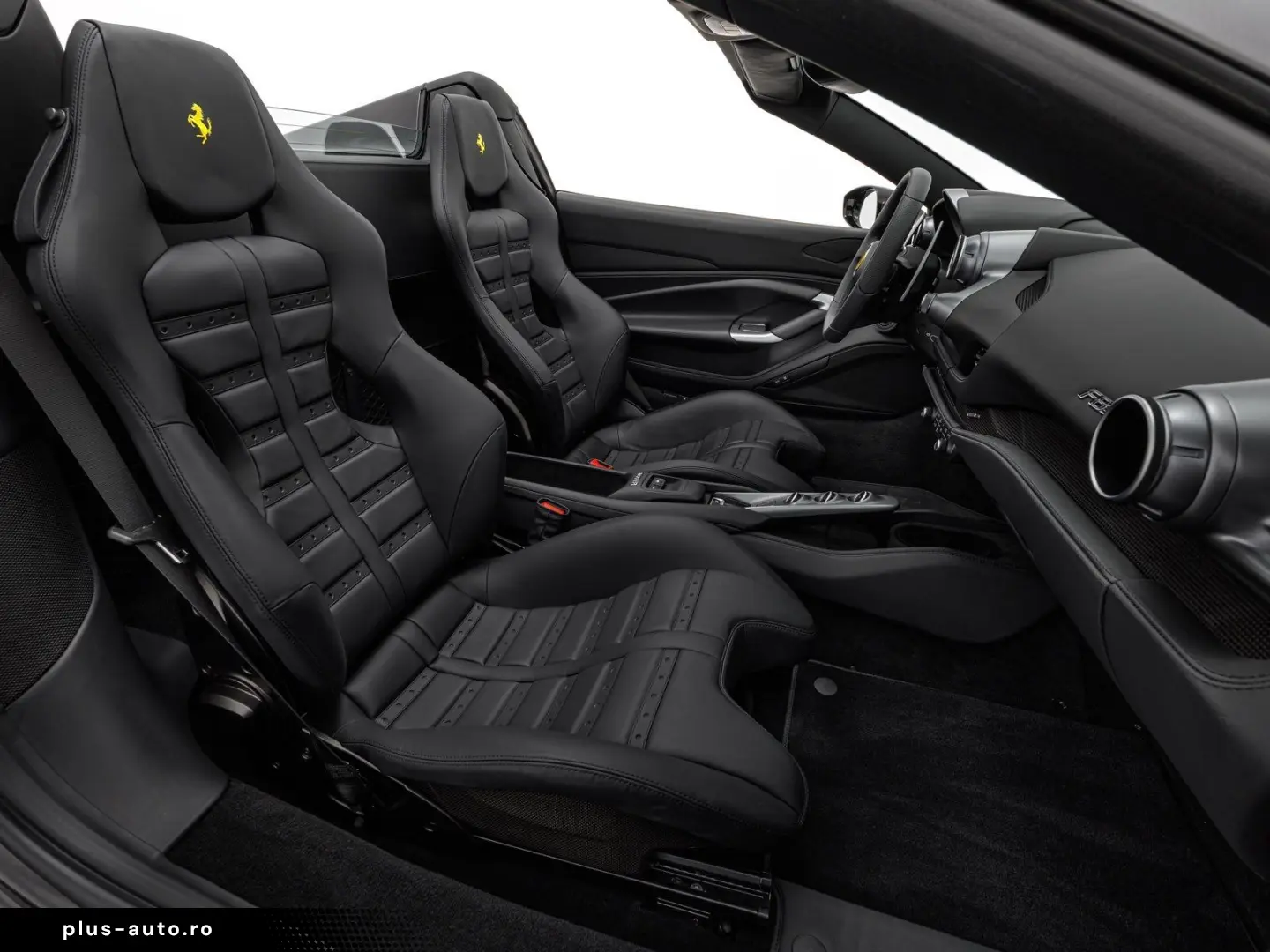 FERRARI F8 Spider